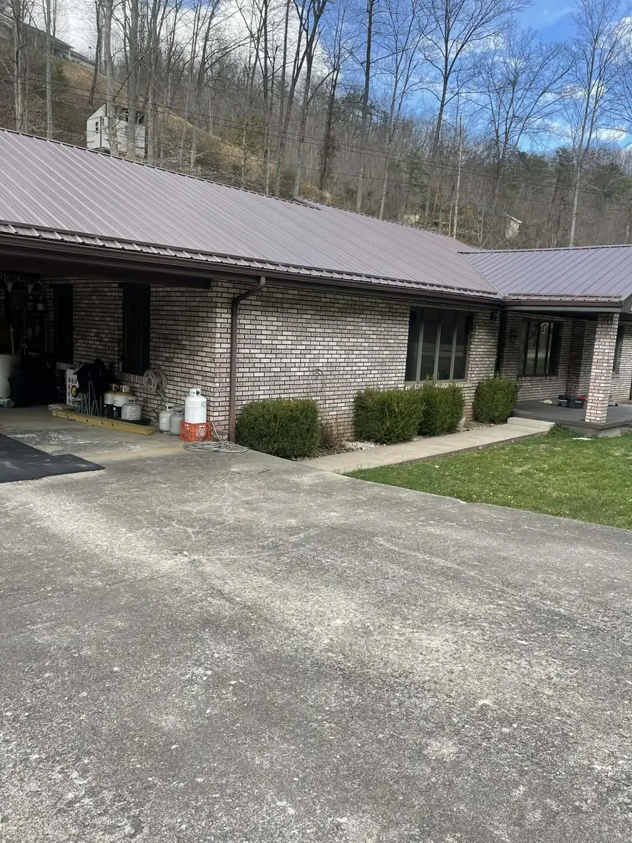 867 Highway 1148, Isom, KY 41824 - #3