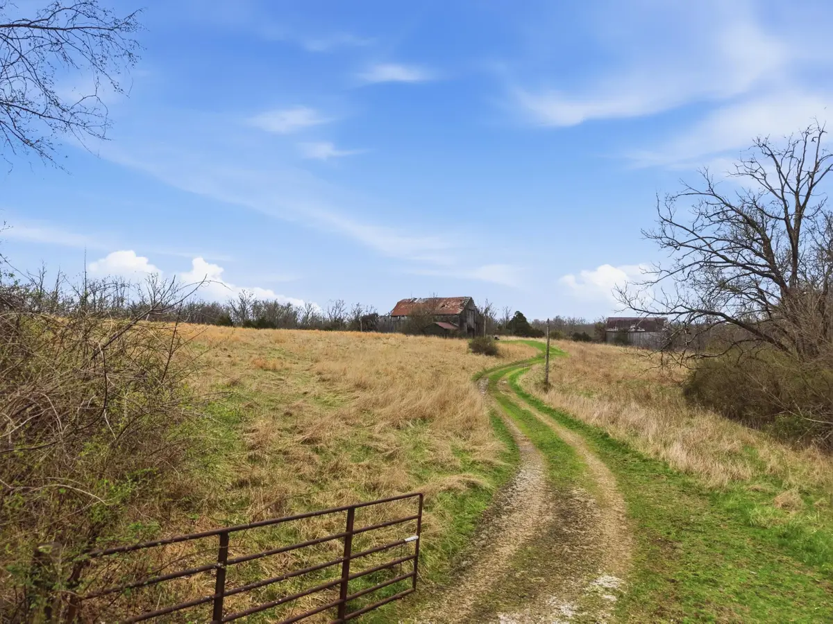 7600 Old Dry Branch Road, Lexington, KY 40515 - #1