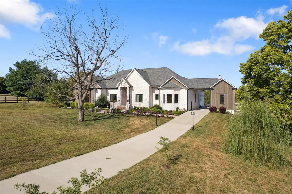 100 Stirling Lane, Versailles, KY 40383 - #1