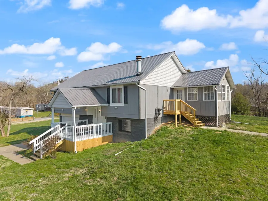 29 S Dawkins Avenue, West Van Lear, KY 41268 - #3