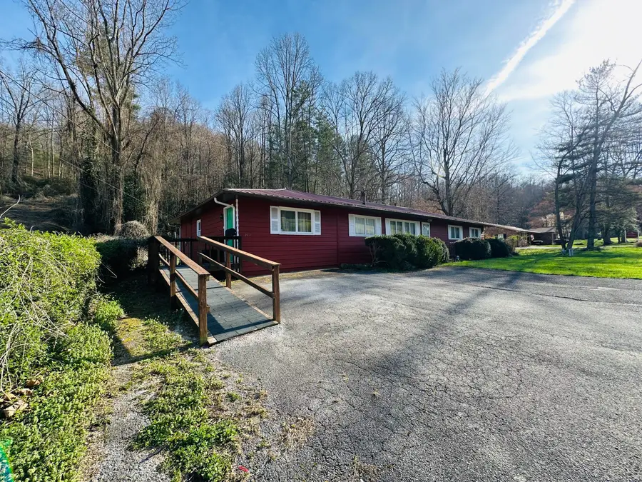 212 Town Branch Road, Manchester, KY 40962 - #2