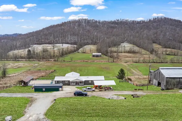 37 Westerfield Lane, Vanceburg, KY 41179