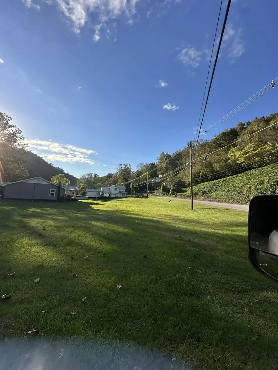 1290 Kentucky 215, Evarts, KY 40828 - #3