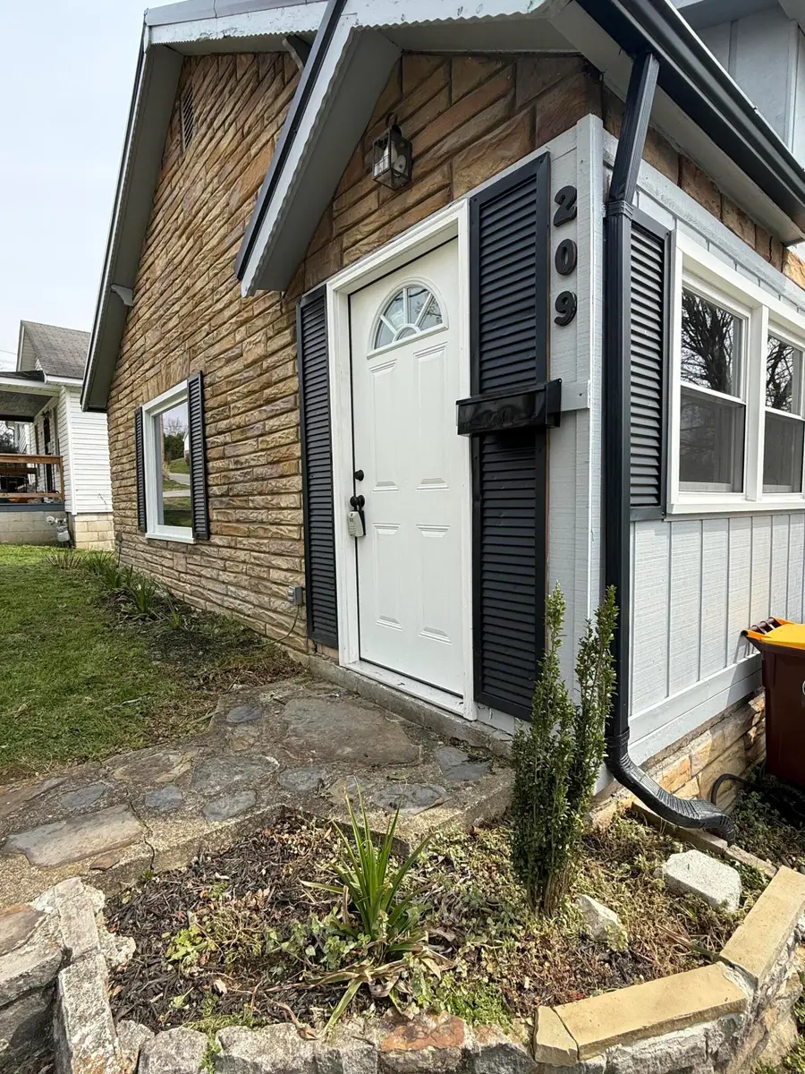 209 W Limestone Street, Somerset, KY 42501 - #3