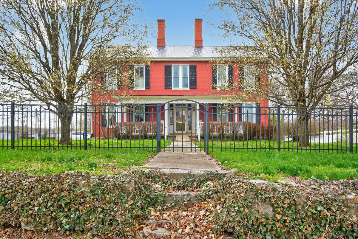 366 E Lexington Street, Harrodsburg, KY 40330 - #1