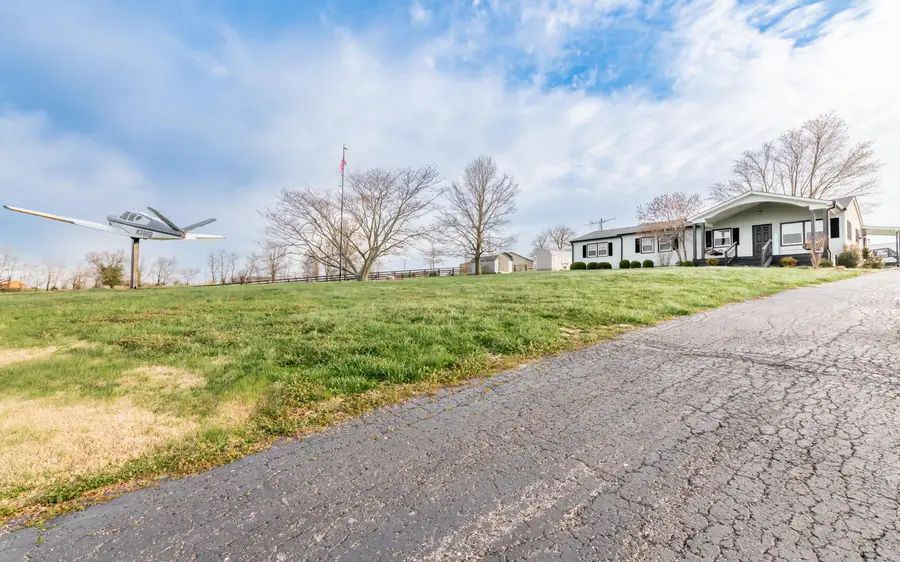 122 Airport Lane, Springfield, KY 40069 - #3