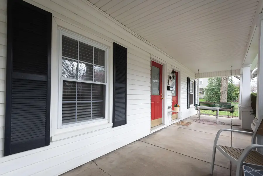 131 Montgomery Avenue, Versailles, KY 40383 - #2