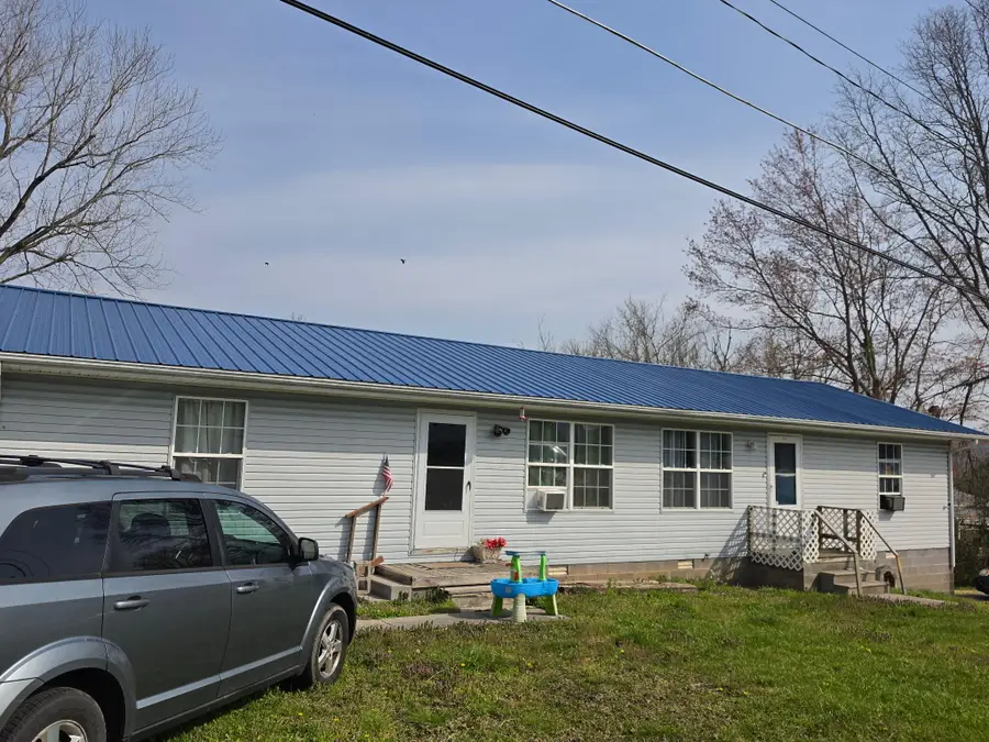 102 Redwood Road #A & B, Middlesboro, KY 40965 - #2