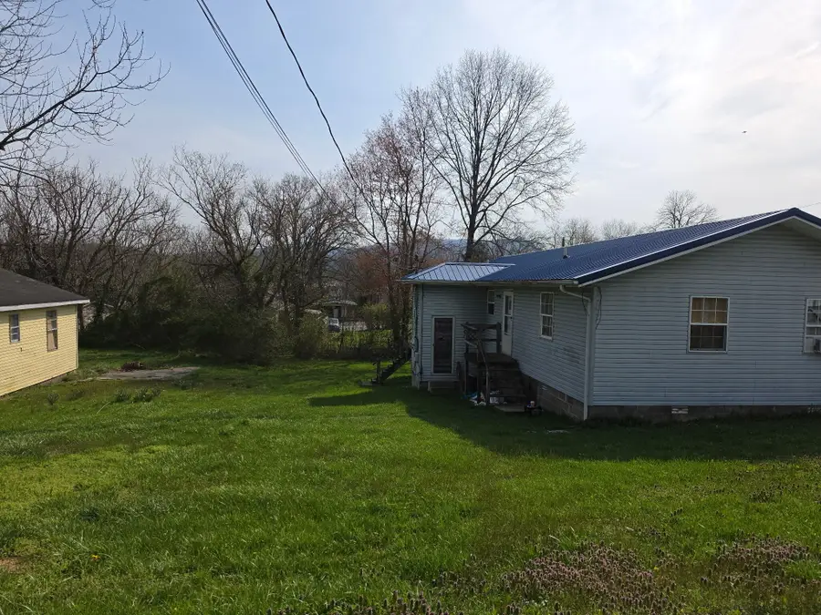 102 Redwood Road #A & B, Middlesboro, KY 40965 - #3