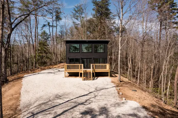 134 Holler Top Road, Campton, KY 41301