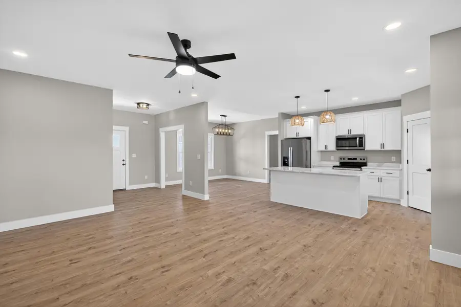 195 Lakeland Drive, Harrodsburg, KY 40330 - #2