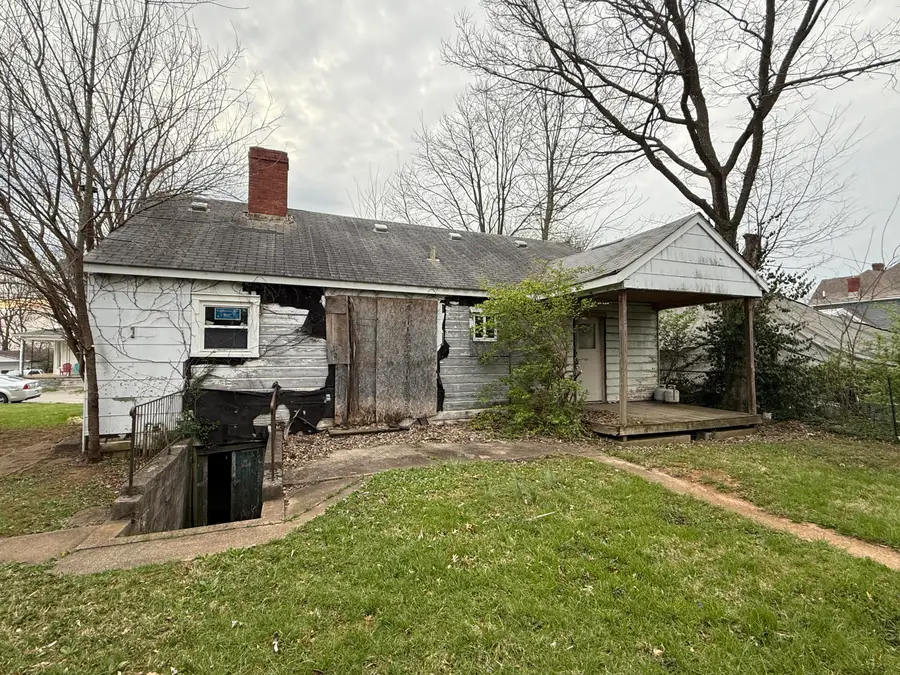 820 Walker Avenue, Paris, KY 40361 - #3