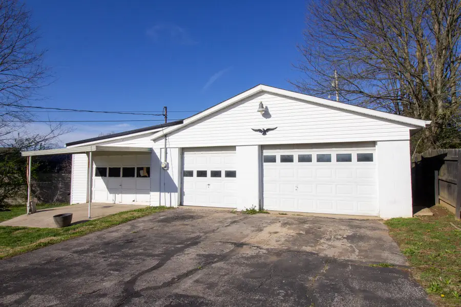 207 Fairview Avenue, Mount Sterling, KY 40353 - #2