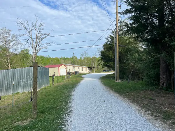 617 Walk Log Branch Road, Beattyville, KY 41311