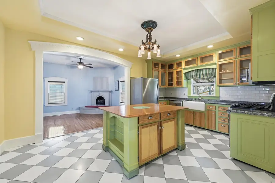 119 E Stephens Street, Midway, KY 40347 - #2