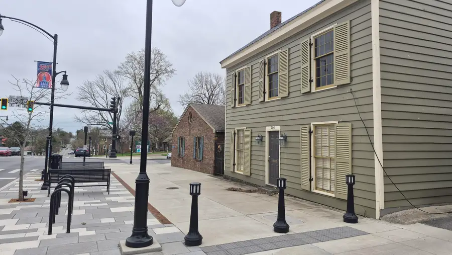 204 W Main Street, Danville, KY 40422 - #2