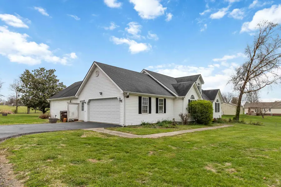 106 Eastern Avenue, Lancaster, KY 40444 - #2