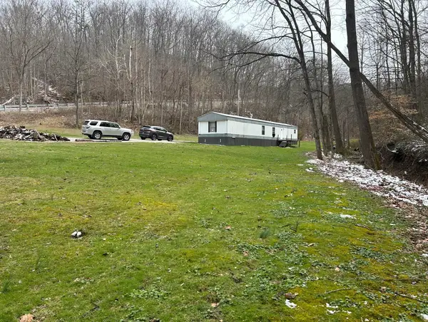 3252 Scotts Branch Road, Vanceburg, KY 41179