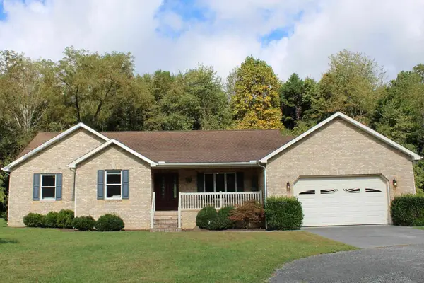 27 Valhalla Avenue, Jenkins, KY 41537