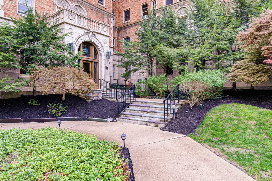 2140 Bonnycastle Avenue #3E, Louisville, KY 40205 - #2