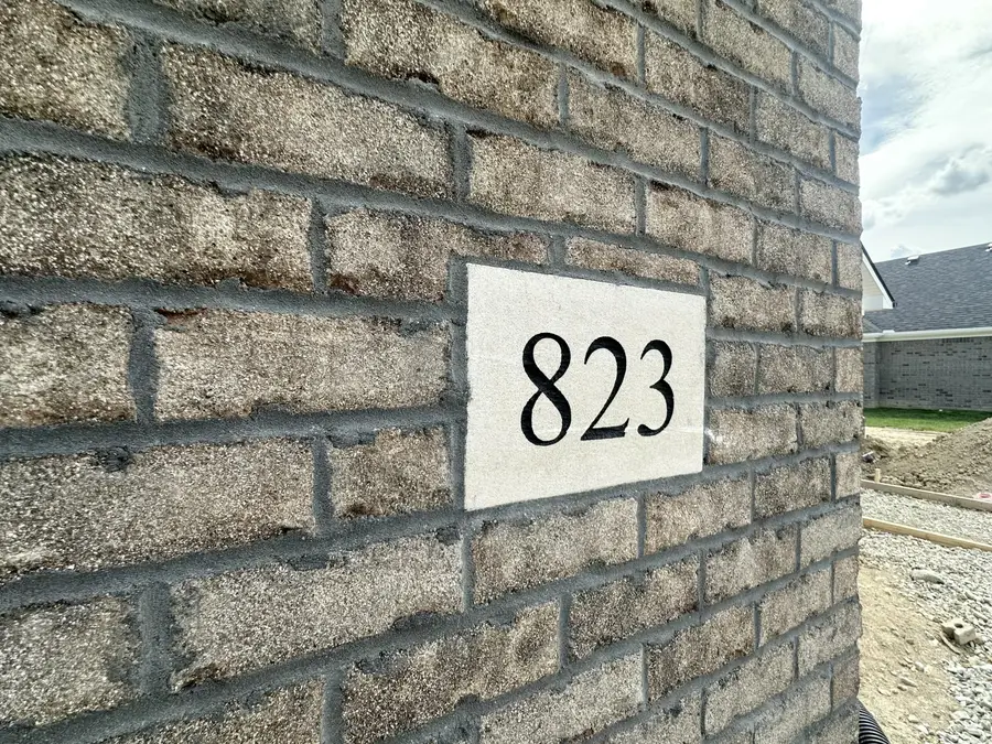 823 Mohawk Drive, Richmond, KY 40475 - #3