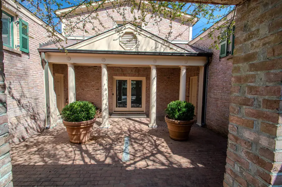 205 Capital Heights Drive, Frankfort, KY 40601 - #2