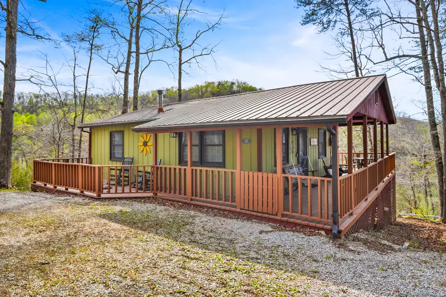 25 Godsey Avenue, Whitley City, KY 42653 - #2