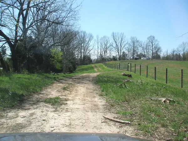 4000 W Bardstown Road, Lawrenceburg, KY 40342