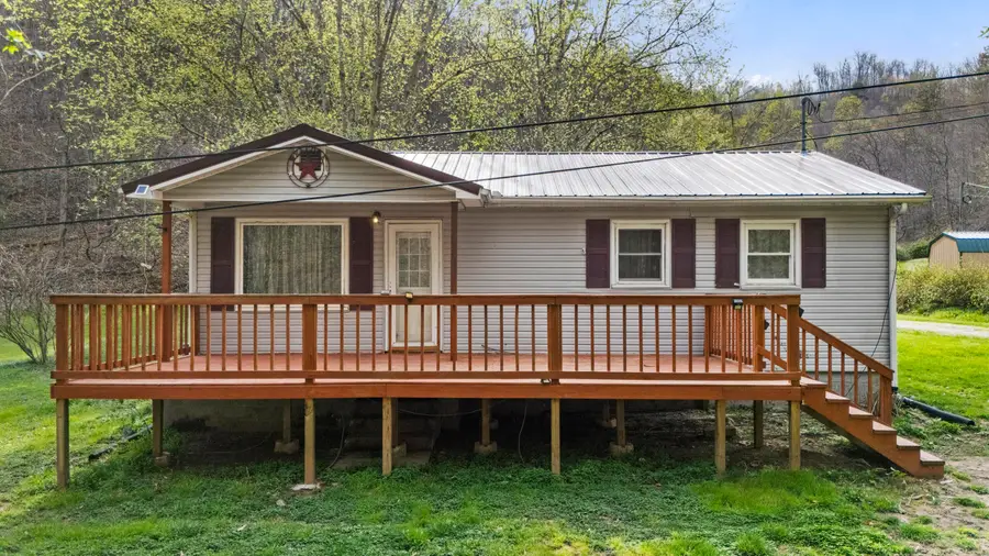 219 Burnt Cabin Branch, Stambaugh, KY 41257 - #2