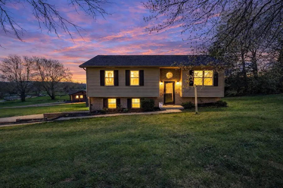 121 Eastland Drive, Paris, KY 40361 - #2