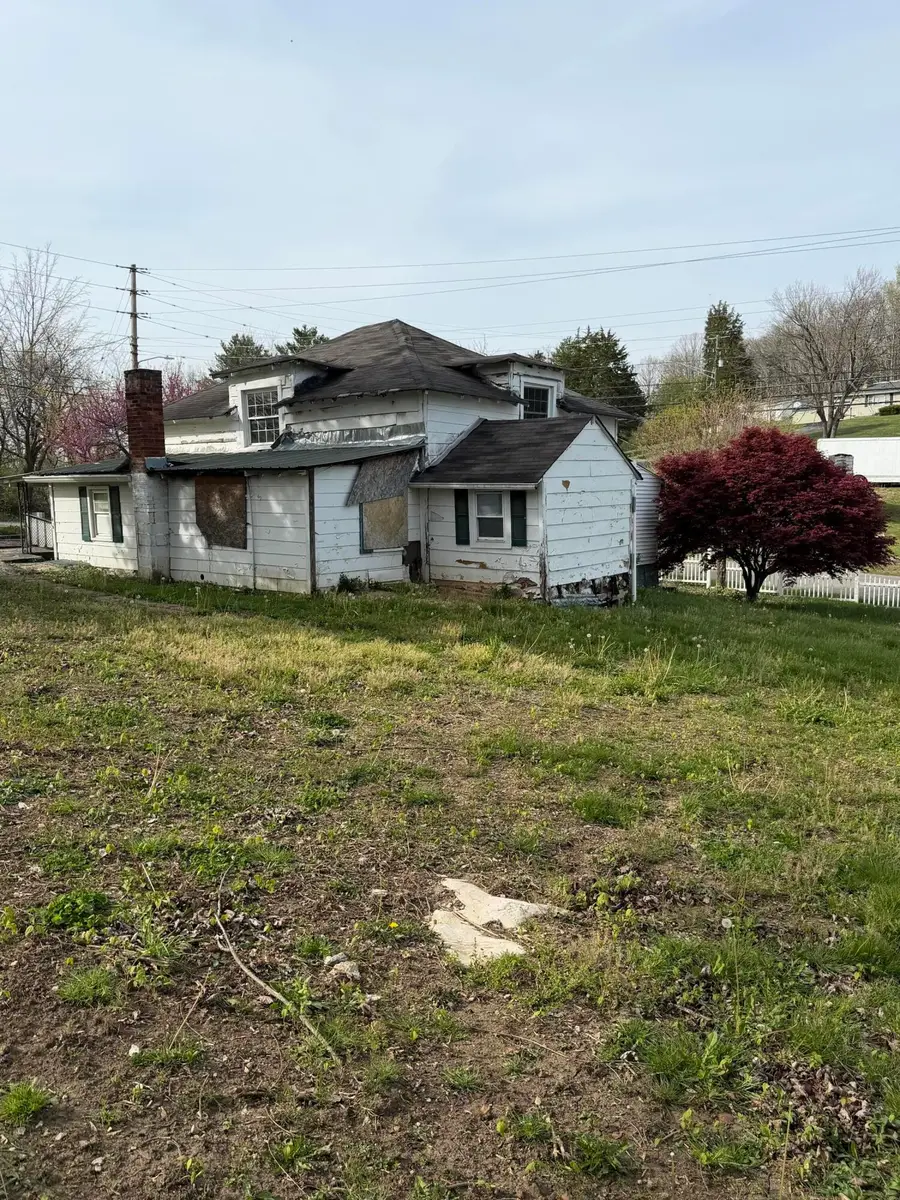 695 W Main Street, Mount Vernon, KY 40456 - #3