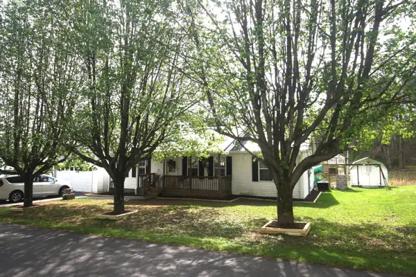 1742 Jackson County High School Road, McKee, KY 40447