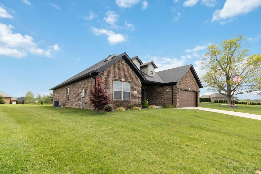1039 Vineyard Way, Berea, KY 40403 - #2
