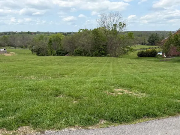 100 Lyn Court, Versailles, KY 40383