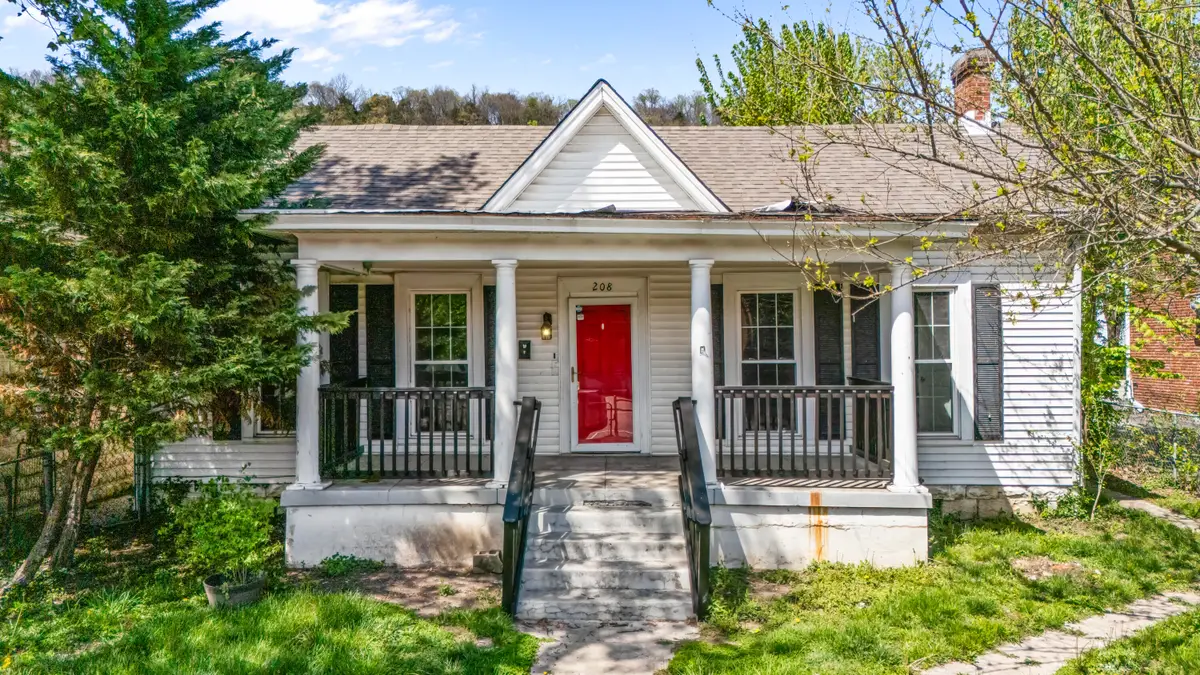 208 Holmes Street, Frankfort, KY 40601 - #1