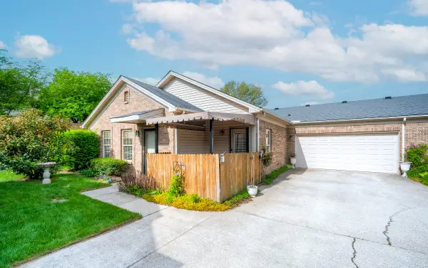 560 Goldon Trophy Trail, Lexington, KY 40514