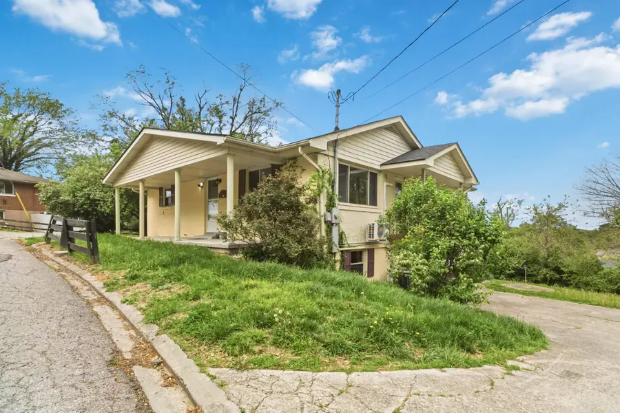 104 Lilac Drive, Berea, KY 40403 - #2