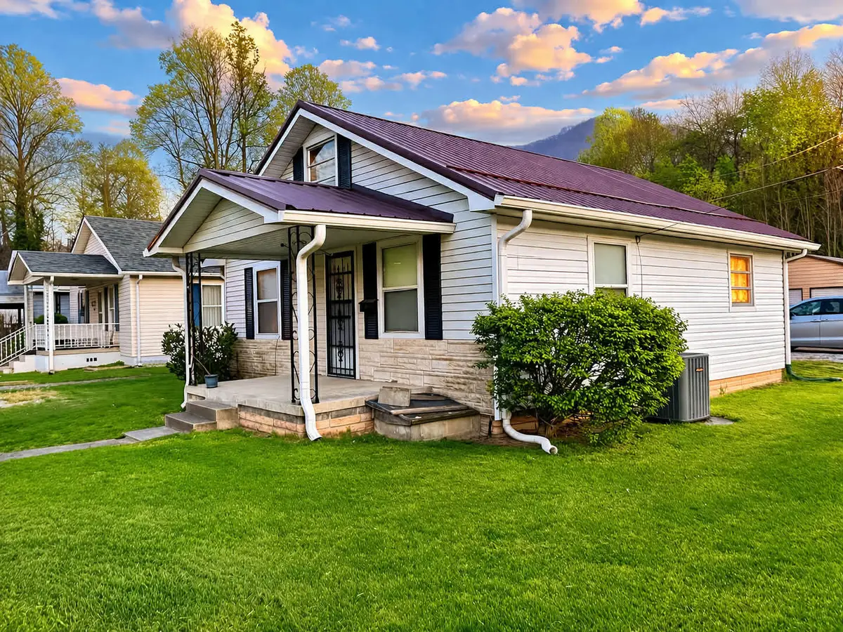 813 White Street, Cumberland, KY 40823 - #1