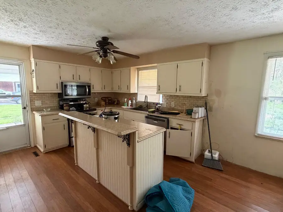 112 N Earls Avenue, Corbin, KY 40701 - #3