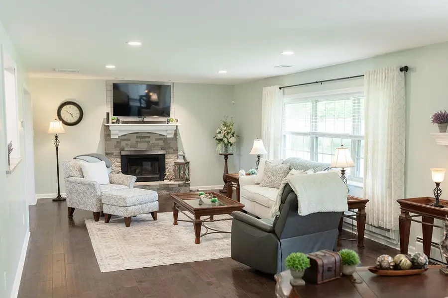 300 E Scotts Ferry Road, Versailles, KY 40383 - #2