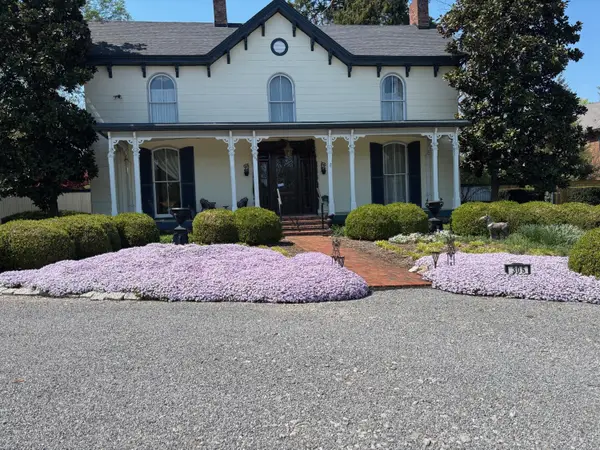 305 S Main Street, Versailles, KY 40383