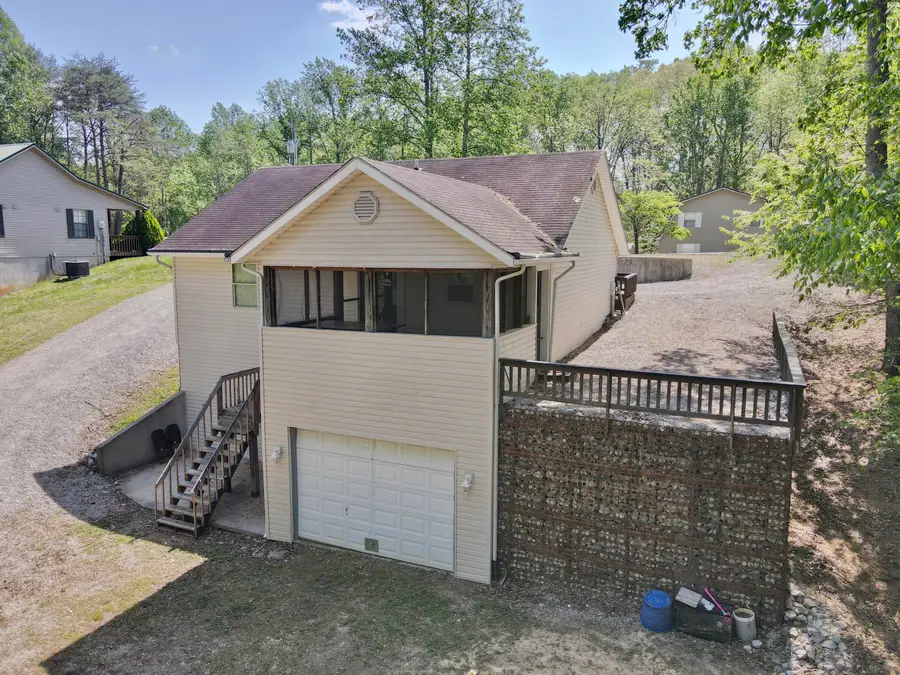 131 Golden Pond Road, Monticello, KY 42633 - #2