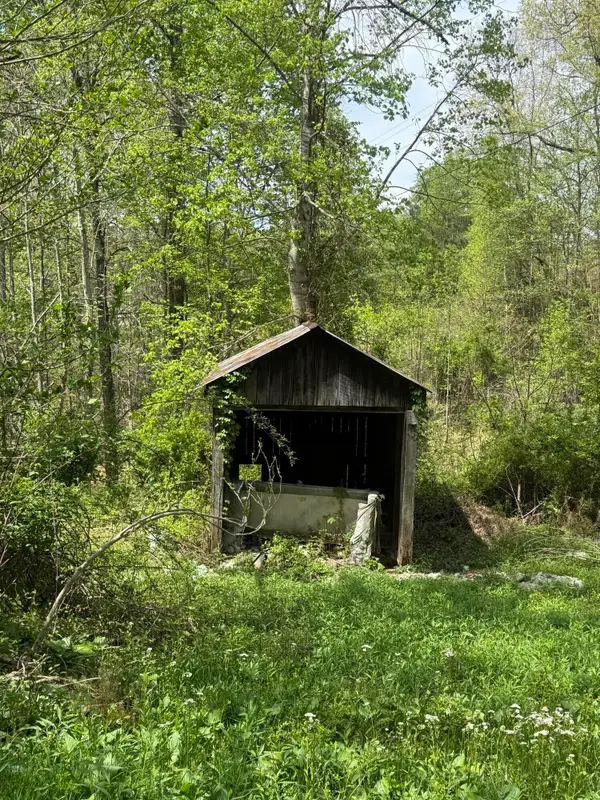 1325 State Hwy 1036, Campton, KY 41301