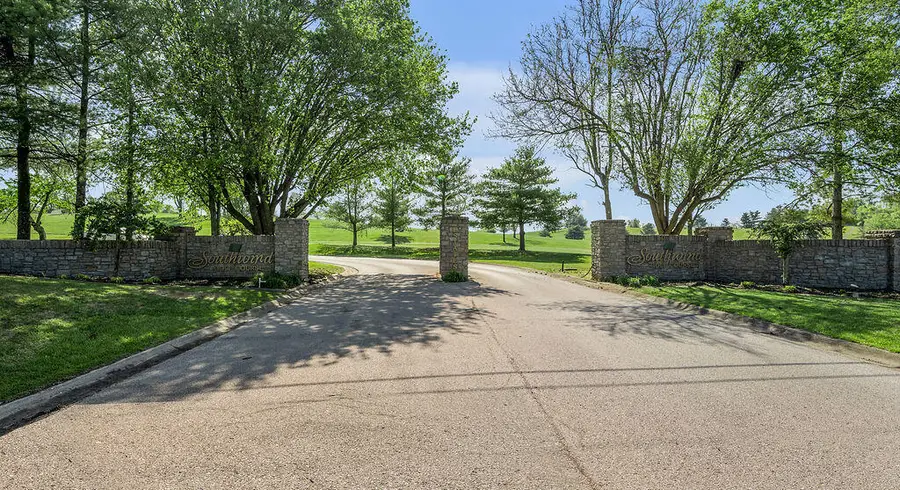 142 Clubhouse Drive, Winchester, KY 40391 - #2