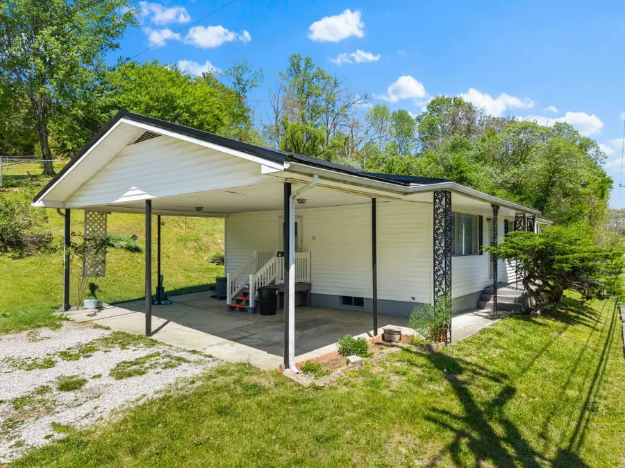 10 Frog Avenue, Manchester, KY 40962 - #2