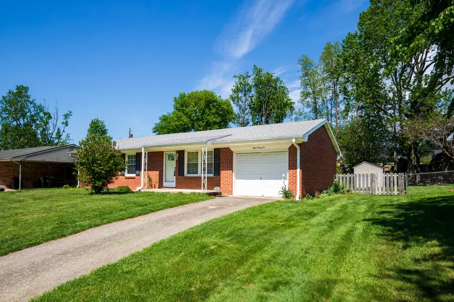 836 Kingsway Drive, Versailles, KY 40383 - #2