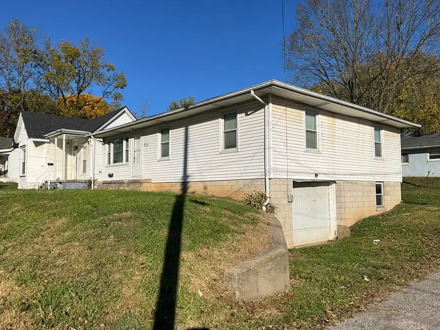 721 E College Street, Georgetown, KY 40324 - #3