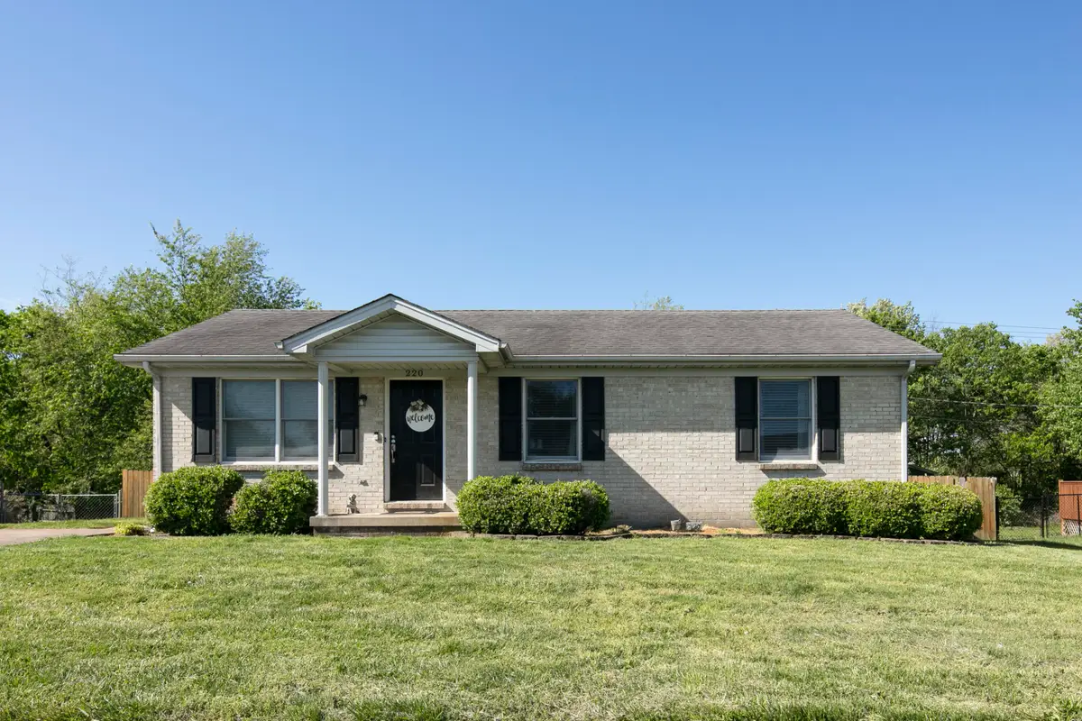 220 Blackhawk Circle, Versailles, KY 40383 - #1