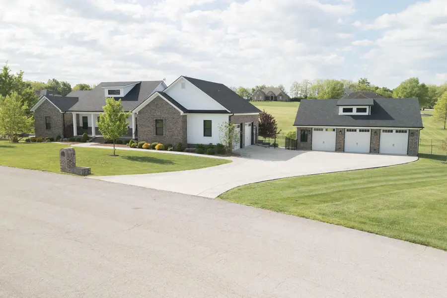 206 Lee Oak Circle, Harrodsburg, KY 40330 - #2