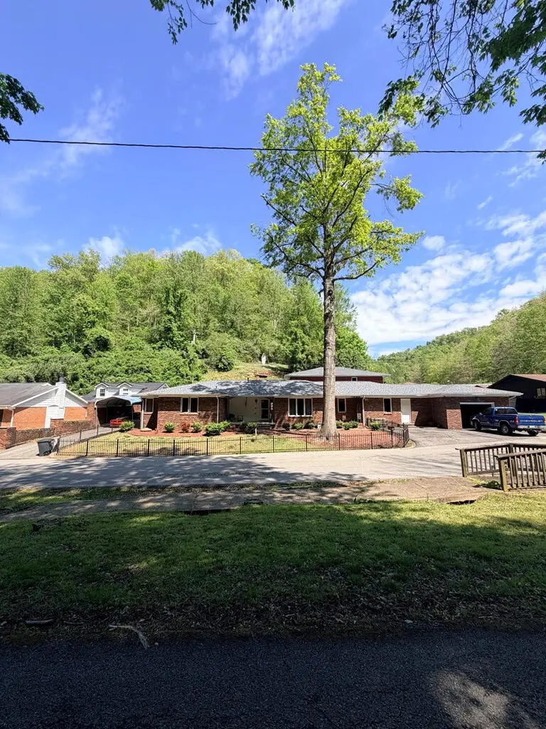 685 Mays Branch Road, Prestonsburg, KY 41653 - #2